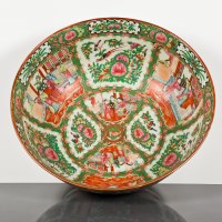 Lot 8 - LARGE CHINESE FAMILLE ROSE BOWL with figural,...
