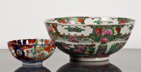 Lot 11 - CHINESE FAMILLE ROSE BOWL AND A JAPANESE IMARI...
