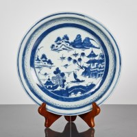 Lot 71 - CHINESE BLUE AND WHITE DISH decorated with...