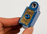 Lot 347 - RARE CORONET MIDGET 16MM CAMERA in mottled...