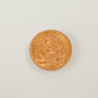 Lot 1010 - SOVEREIGN DATED 1913