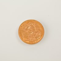 Lot 1024 - SOVEREIGN DATED 1913