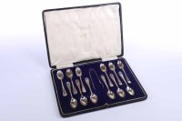 Lot 277 - SET OF TWELVE SILVER THREAD PATTERN TEASPOONS...