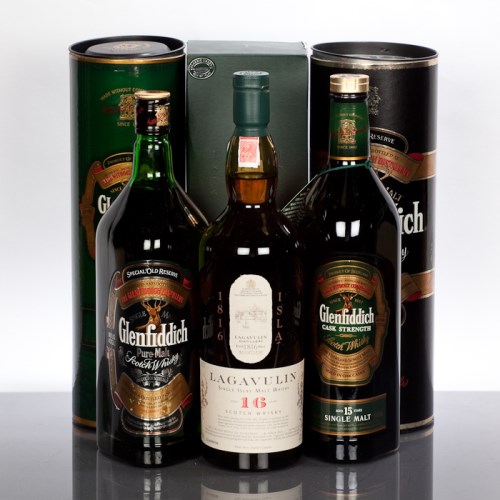 Lot 847 - LAGAVULIN 16 YEAR OLD Single Islay Malt Whisky....