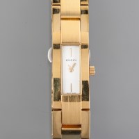 Lot 1052 - LADY'S GUCCI WRIST WATCH the narrow...