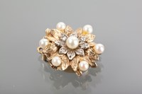 Lot 1105 - DIAMOND AND PEARL SET CLASP FOR PEARLS c.1950s,...