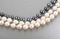 Lot 1117 - THREE STRANDED FRESHWATER PEARL NECKLACE...