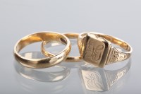 Lot 1261 - TWO GOLD WEDDING BANDS one in eighteen carat...