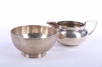 Lot 408 - MATCHED GEORGE V SILVER CREAM JUG AND SUGAR...