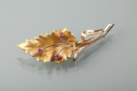 Lot 1240 - TWENTIETH CENTURY FLORAL SPRAY BROOCH in...