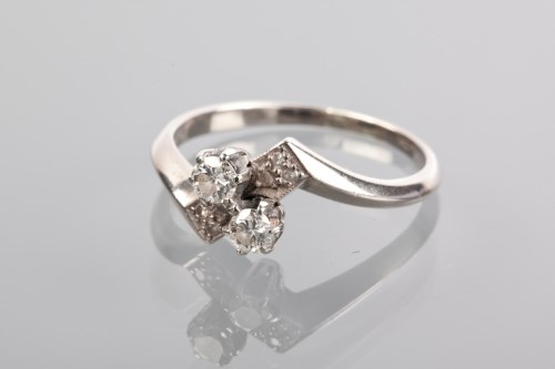 Lot 1315 - DIAMOND TWO STONE RING the two brilliant cut...