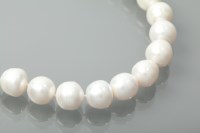 Lot 1349 - FRESHWATER PEARL NECKLACE with large round...