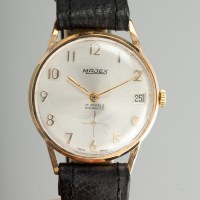 Lot 1046 - GENTLEMAN'S NINE CARAT GOLD MAJEX WATCH the...