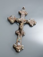 Lot 478 - ITALIAN SILVERPLATED MICROMOSAIC CRUCIFIX...