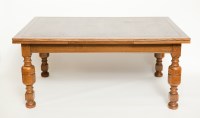 Lot 498 - EARLY 20TH CENTURY OAK DRAWLEAF DINING TABLE...