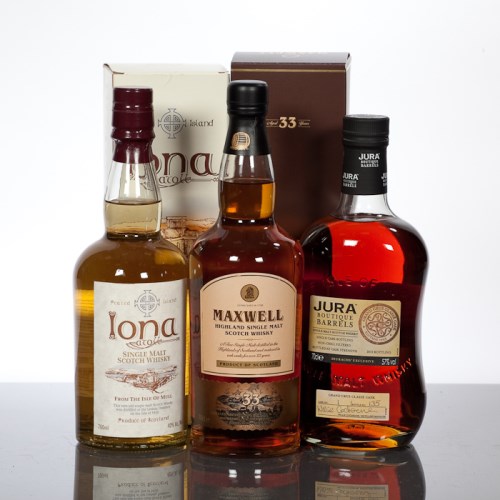 Lot 755 - MAXWELL 33 YEAR OLD Single Highland malt...