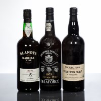 Lot 907 - DELAFORCE 1975 VINTAGE PORT Bottled by...