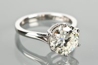 Lot 1111 - OUTSTANDING DIAMOND SOLITAIRE RING the...