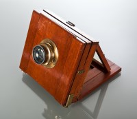 Lot 313 - VICTORIAN MAHOGANY AND BRASS PLATE CAMERA with...