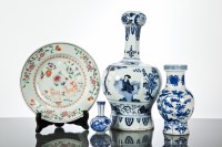 Lot 4 - COLLECTION OF CHINESE VASES AND PLATE...