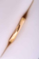 Lot 1940 - TWENTY TWO CARAT GOLD WEDDING BAND bearing...