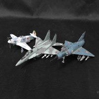 Lot 69 - LOT OF MODEL PLANES WITH STANDS