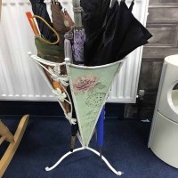 Lot 79 - LOT OF VINTAGE UMBRELLAS IN STAND