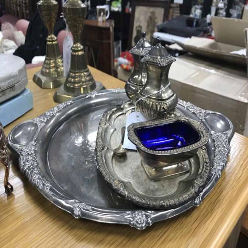 Lot 126 - LOT OF SILVER PLATED ITEMS including a cruet...