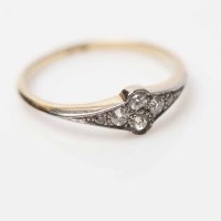 Lot 1960A - EARLY TWENTIETH CENTURY DIAMOND RING set with...