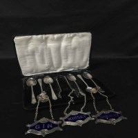 Lot 157 - LOT OF SILVER PLATED ITEMS including silver...