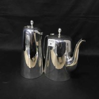 Lot 202 - LOT OF SILVER PLATED ITEMS INCLUDING TEA...