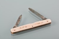 Lot 1031 - NINE CARAT GOLD POCKET KNIFE engraved with...