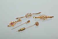 Lot 1177 - COLLECTION OF VARIOUS EDWARDIAN BROOCHES AND...