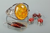 Lot 1222 - PAIR OF CARNELIAN DROP EARRINGS each formed by...