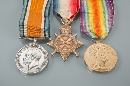 Lot 274 - WORLD WAR ONE TRIO AND REGIMENTAL SPORRAN the...