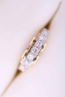 Lot 2084 - UNUSUAL DIAMOND SEVEN STONE RING with illusion...