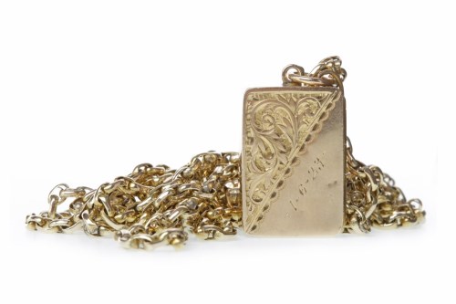 Lot 677 - EARLY TWENTIETH CENTURY GUARD CHAIN WITH...