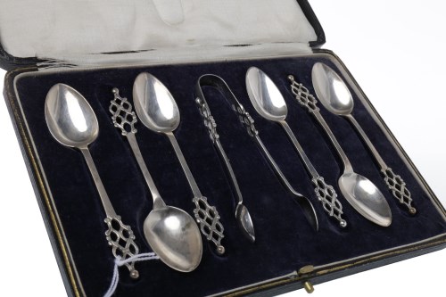 Lot 832 - SET OF SIX EARLY 20TH CENTURY SILVER TEASPOONS...