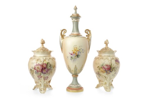 Lot 1202 - PAIR OF EARLY 20TH CENTURY ROYAL WORCESTER...