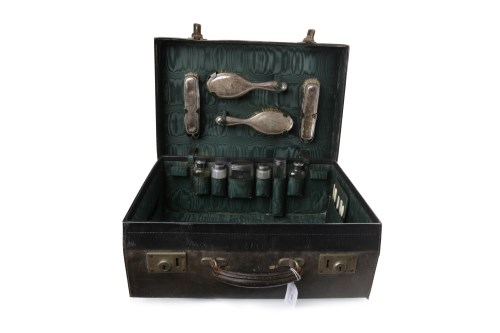 Lot 1609 - EARLY 20TH CENTURY FITTED TRAVEL CASE...