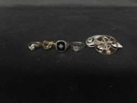 Lot 88 - LOT OF GOLD AND SILVER JEWELLERY comprising...