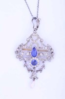 Lot 2164 - EDWARDIAN HOLBEIN ON CHAIN set with paste...