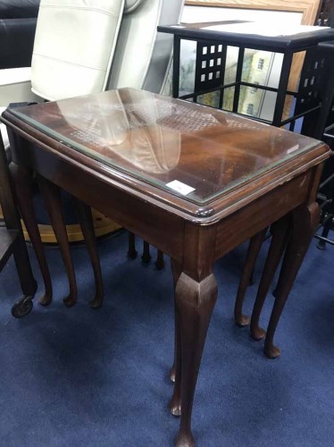 Lot 290 - NEST OF TABLES AND AN OAK TEA TROLLEY