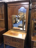Lot 299 - EDWARDIAN MAHOGANY TWO PIECE BEDROOM SUITE