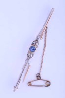 Lot 2189 - SAPPHIRE AND DIAMOND BAR BROOCH of floral...