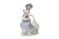 Lot 1215 - LLADRO FIGURE 'GOOSE TRYING TO EAT' by Vicente...