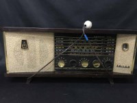 Lot 22 - PHILCO MODEL 103 1960'S RADIO