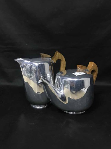 Lot 81 - LOT OF SILVER PLATE AND PICQUOT WARE TEA AND...