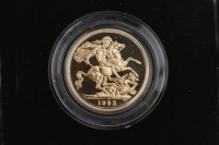 Lot 515 - GOLD PROOF SOVEREIGN DATED 1993 in capsule, in...