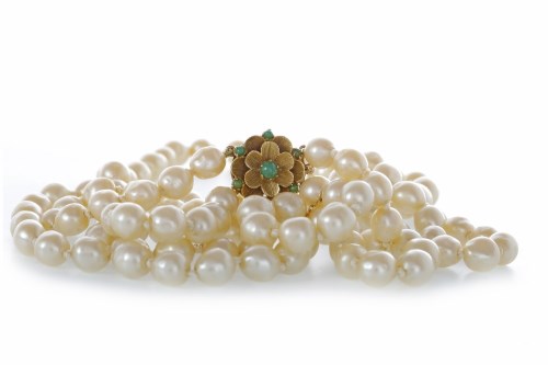 Lot 172 - MID TWENTIETH CENTURY PEARL NECKLACE formed by...